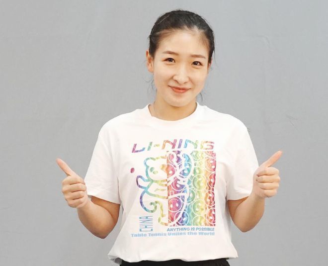 美女露尿口网站