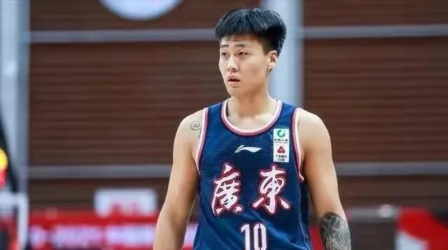 女大学生的精油按摩